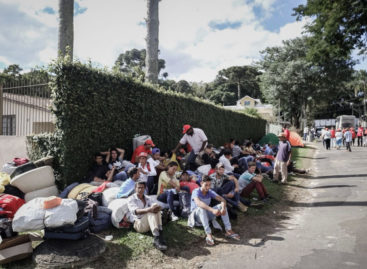 Violência policial não intimida militantes e caravanas começam chegar a Curitiba