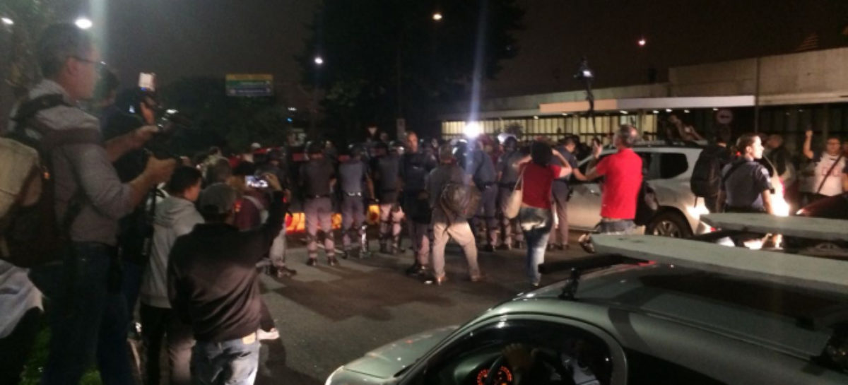 Lula embarca rumo a Curitiba  