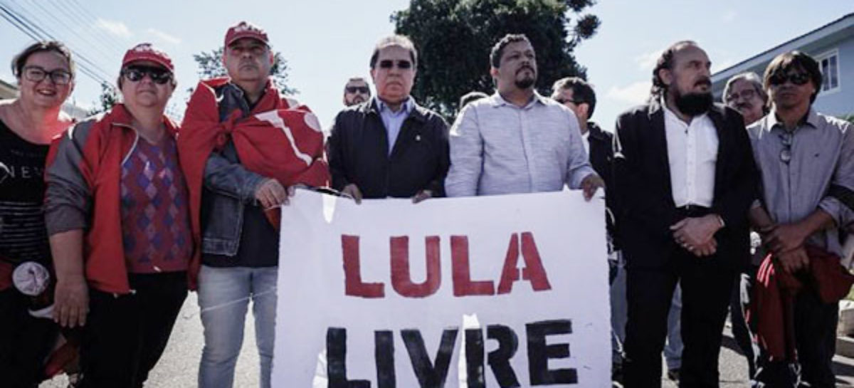 Luta pela liberdade de Lula unifica centrais no 1º de Maio nacional em Curitiba