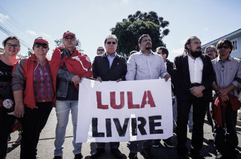 Luta pela liberdade de Lula unifica centrais no 1º de Maio nacional em Curitiba