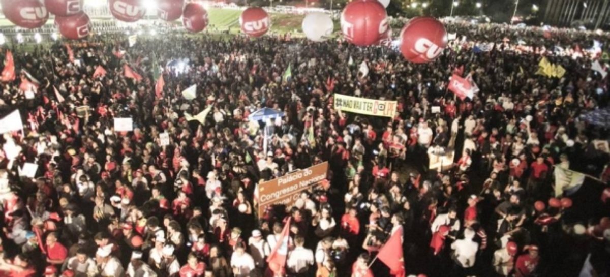Mais de 800 mil pessoas foram às ruas dizer não ao golpe!