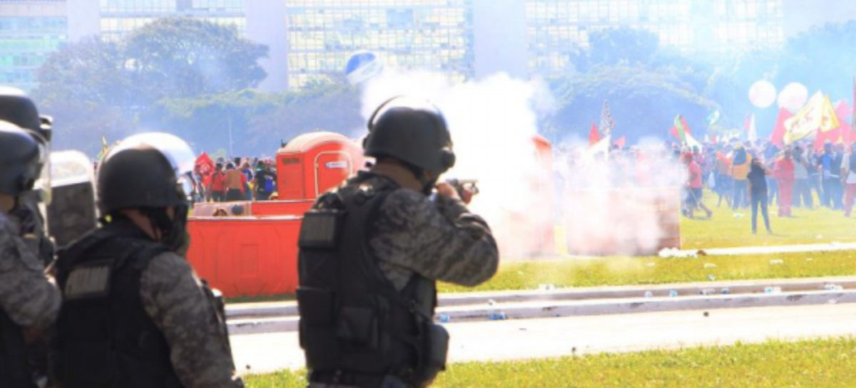 Decreto de Temer é crime e justifica impeachment