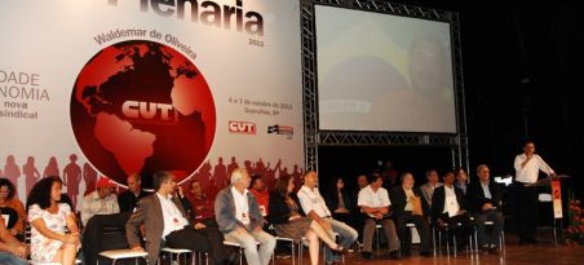 “Ousadia da juventude deve contagiar luta pela transformação rumo ao socialismo”