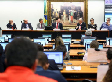 PL da Eletrobras ignora demandas sociais e trata energia como mercadoria