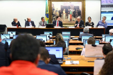 PL da Eletrobras ignora demandas sociais e trata energia como mercadoria