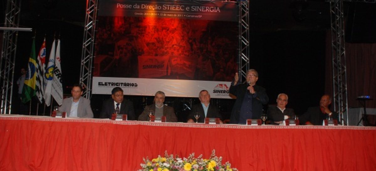 Novas direções do Sinergia CUT e STIEEC tomaram posse na sexta