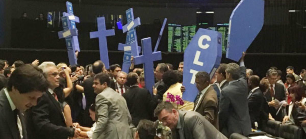 Câmara aprova Reforma que extermina com os direitos trabalhistas