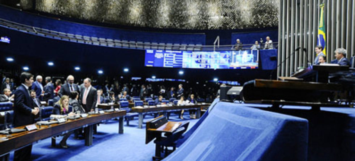 Senado: debate sobre fim da CLT começou na quarta (05)