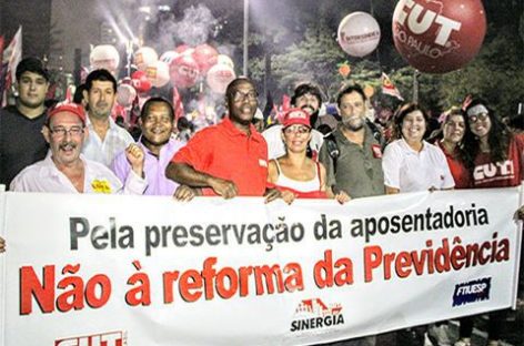 Povo se ergue contra falsas reformas dos golpistas. Sinergia CUT presente!