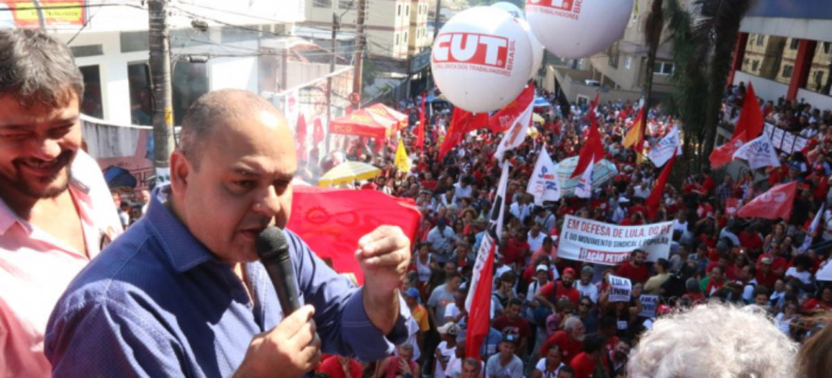 Para levar o Lula daqui vai ter que levar todo mundo junto, diz Vagner