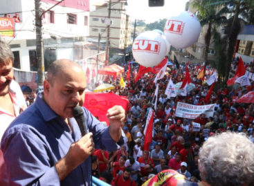 Para levar o Lula daqui vai ter que levar todo mundo junto, diz Vagner