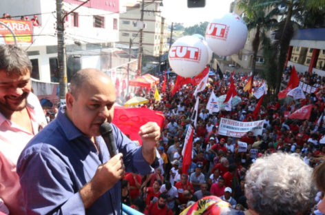 Para levar o Lula daqui vai ter que levar todo mundo junto, diz Vagner