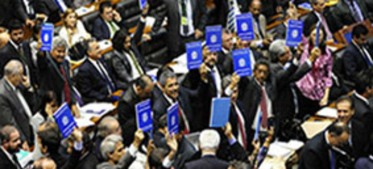 Câmara aprova terceirização em atividade-fim