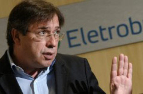 Notícia do Valor Econômico: Eletrobras cortará 44% do pessoal corporativo